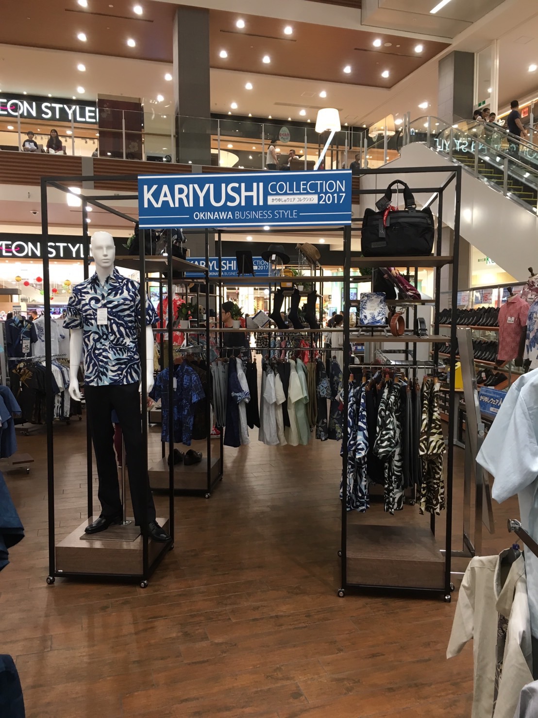 ショッピングモール　催事場　ディスプレイ